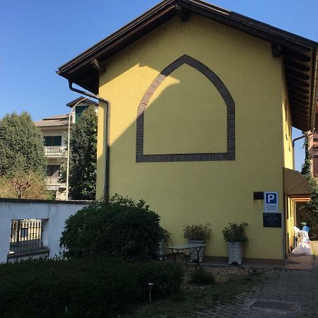 Hotel Il Pino Garlasco Buitenkant foto