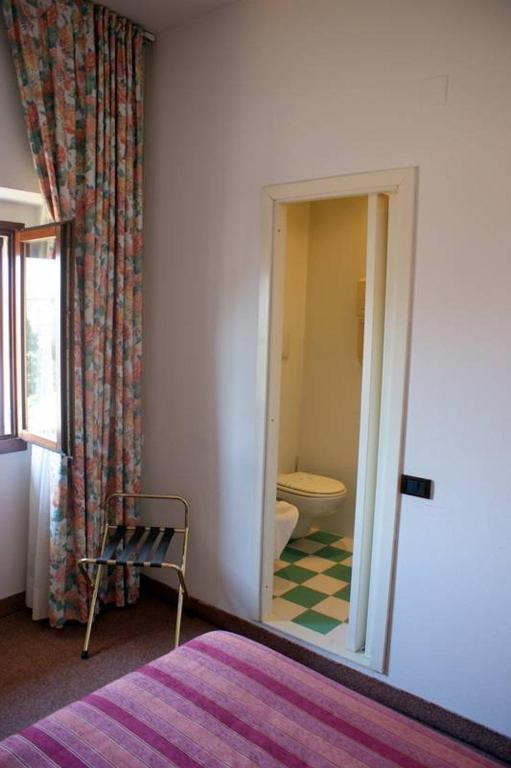 Hotel Il Pino Garlasco Kamer foto