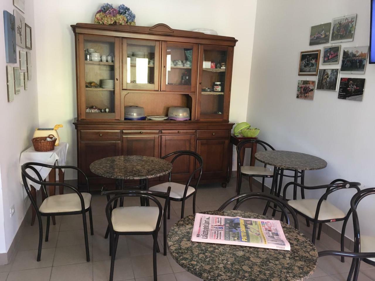 Hotel Il Pino Garlasco Buitenkant foto